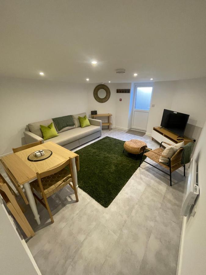 Quaint Central Basement Apartment Hereford Exterior foto